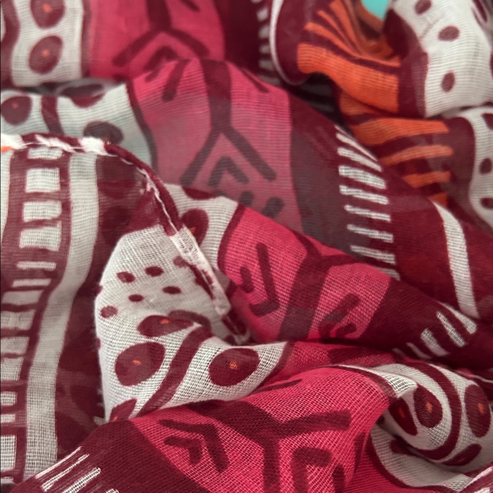 Fall Geometric Patterned Scarf - Picture 3 of 4